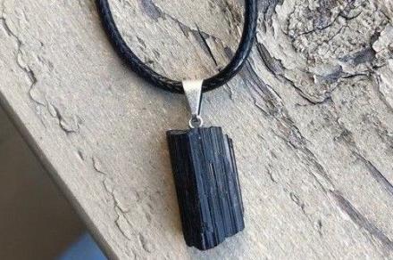 COLGANTE TURMALINA BARRITA GRUESA RADIAL EXTRA